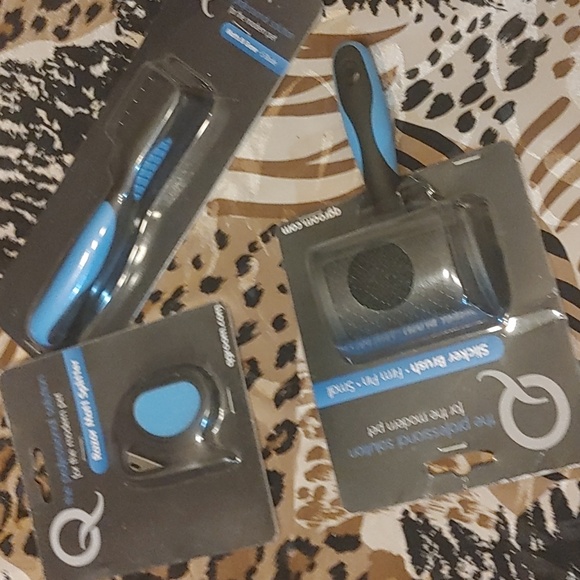 Pet Grooming Accessories - Picture 1 of 4